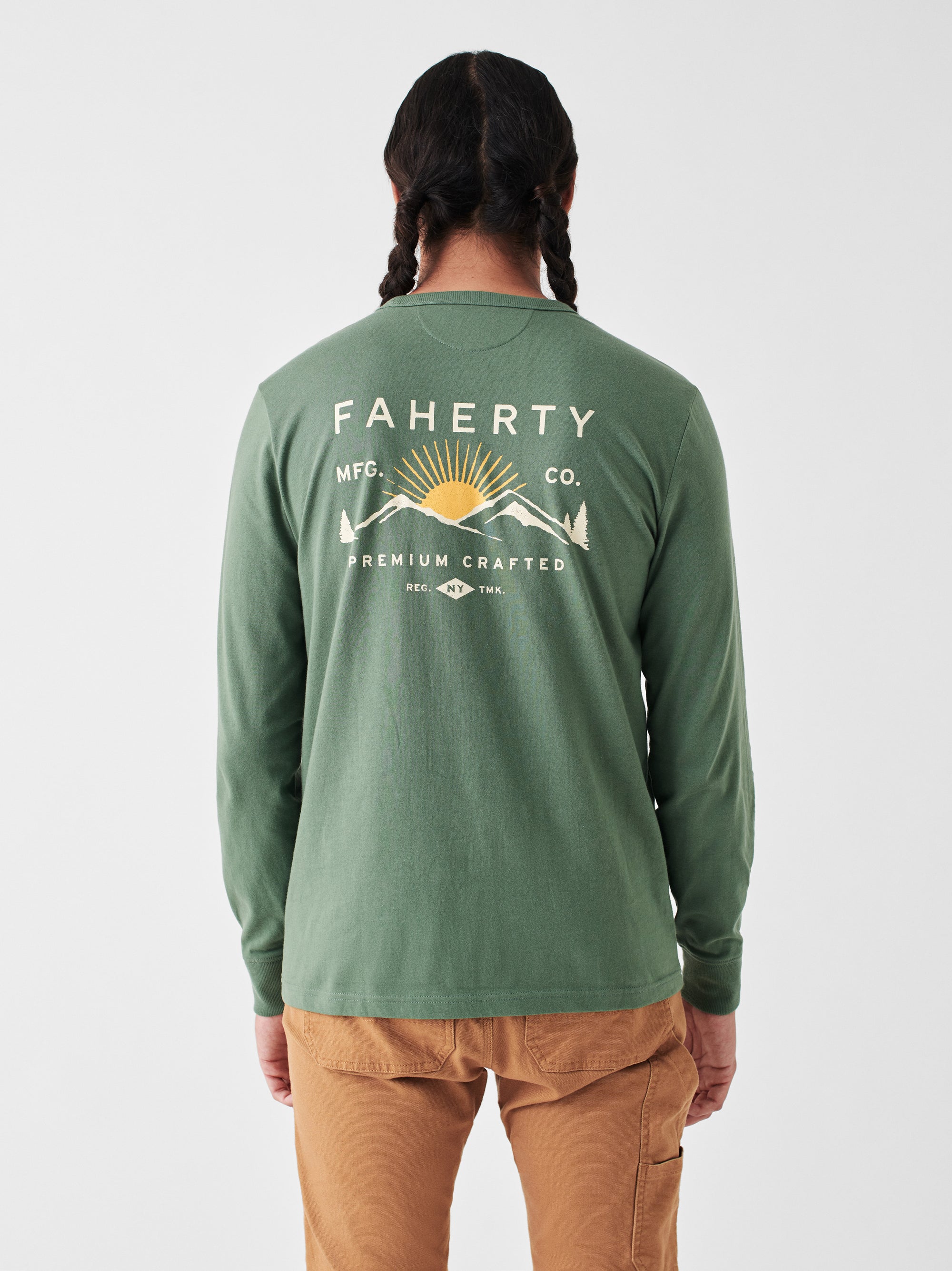 Graphic Long-Sleeve Mountain Tee