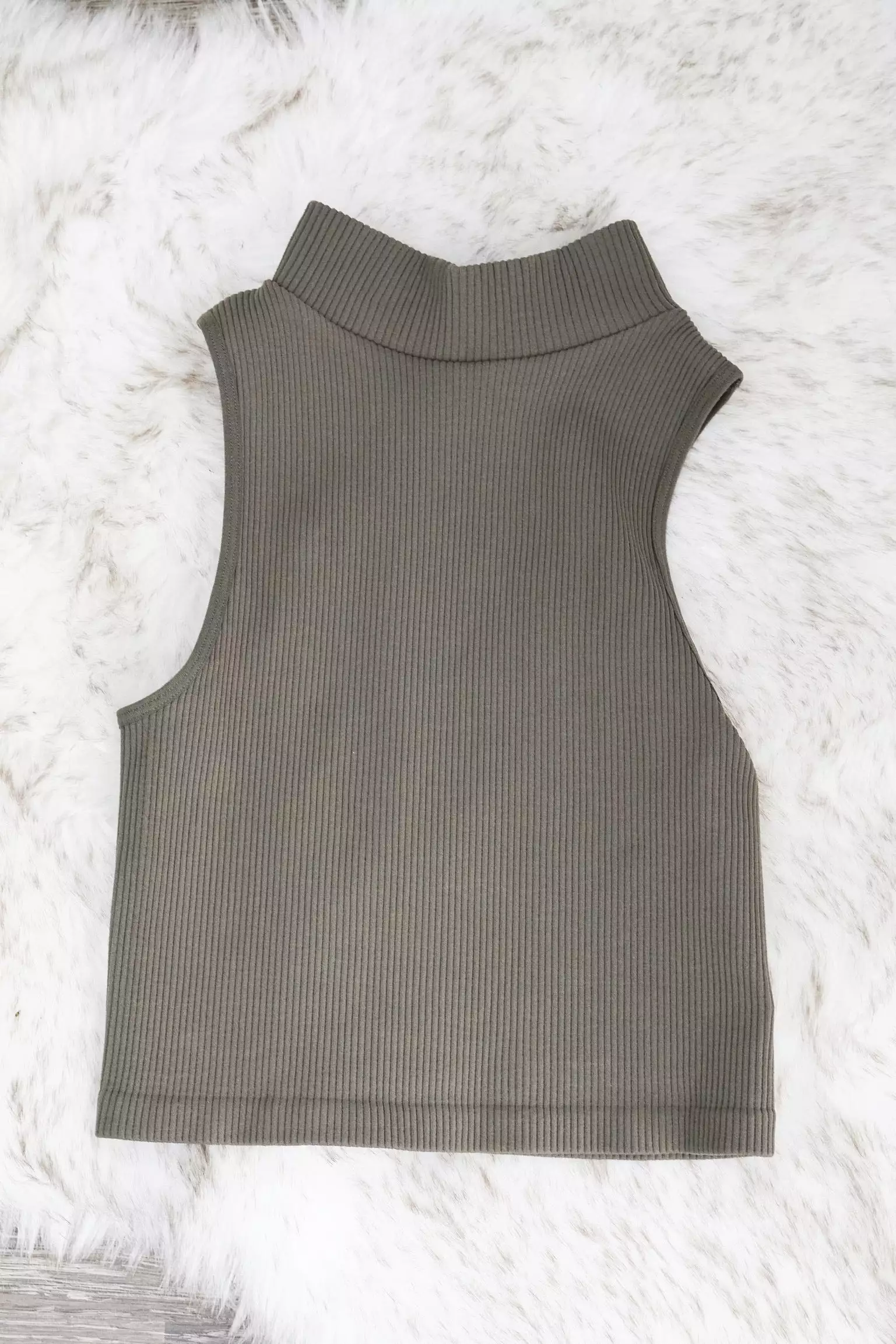 Mer Mock Neck Sleeveless Top